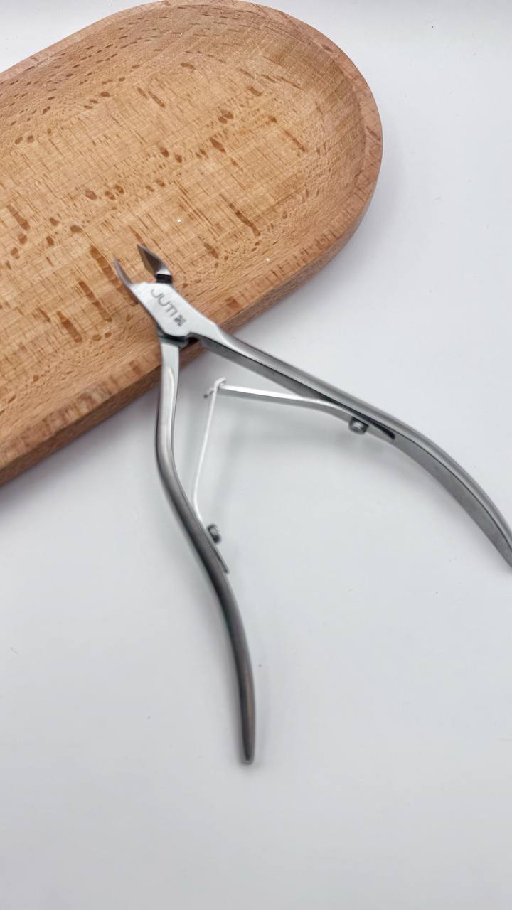 Cuticle nippers J100/5mm